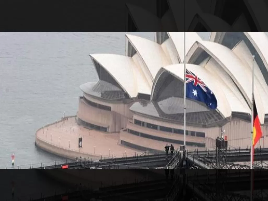 Australia Berkabung Bendera Setengah Tiang: 11 Tewas Ditembak Teroris Antisemit di Pantai Bondi!}
